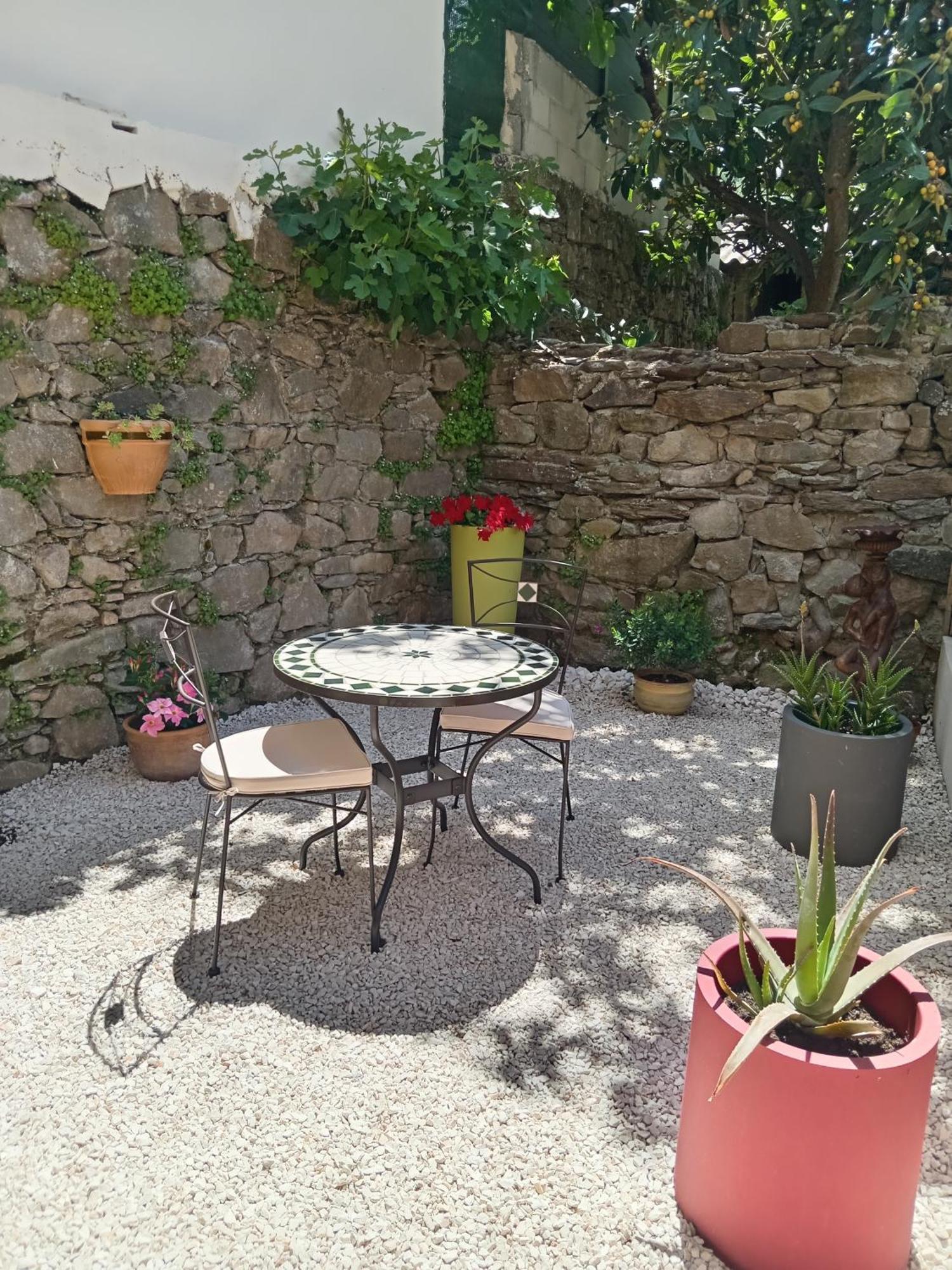 Studio En Rez De Jardin Коллобрьер Номер фото